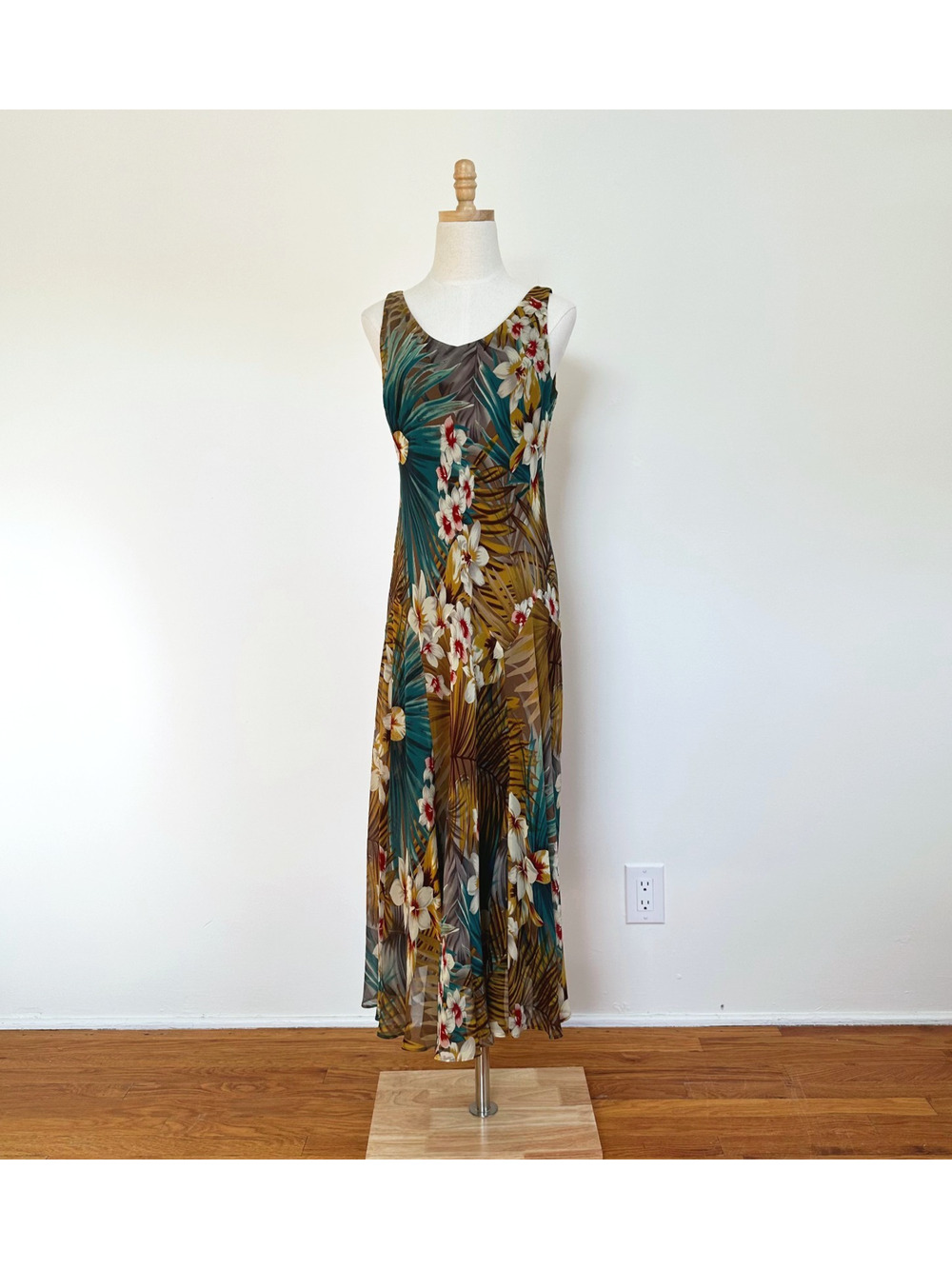 Jones New York Maxi 100% Silk Slip Dress Size 12P Tropical Resort Y2K Floral